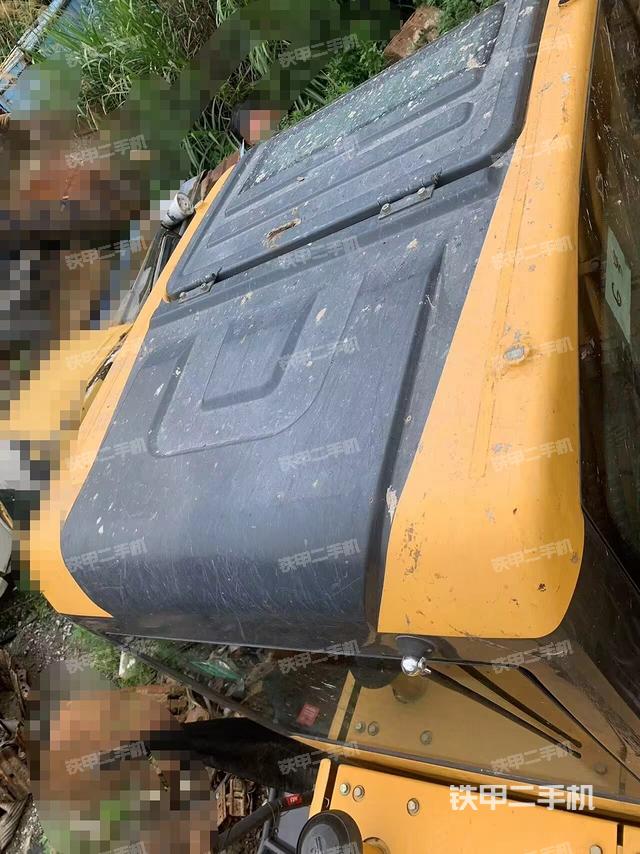 驾驶室顶部（整机外观）