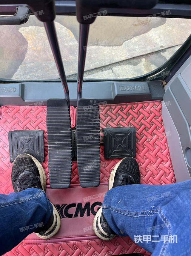 驾驶室整体（整机外观）