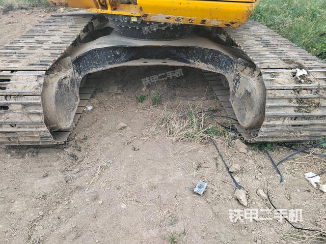 转盘和下车架正前（工作和回转装置）