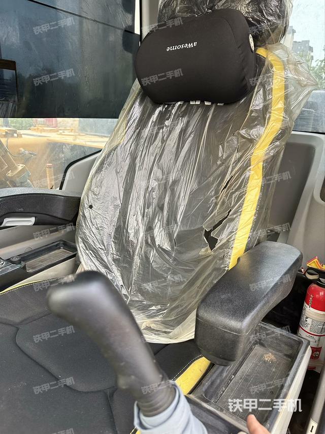 驾驶室整体（整机外观）