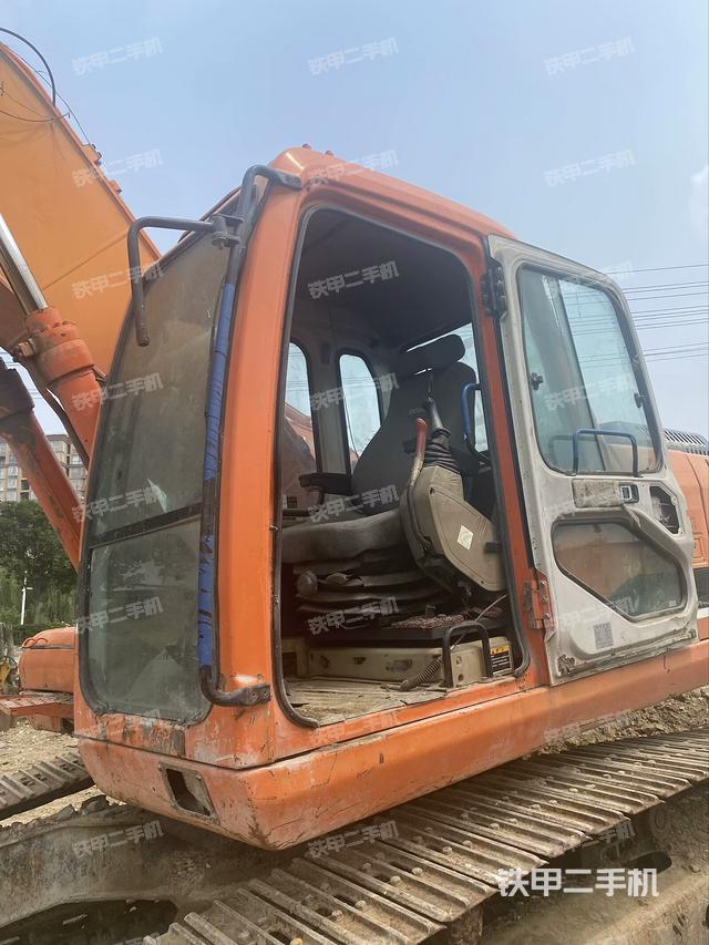 驾驶室整体（整机外观）