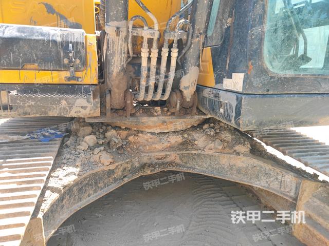 轉(zhuǎn)盤和下車架正前（工作和回轉(zhuǎn)裝置）