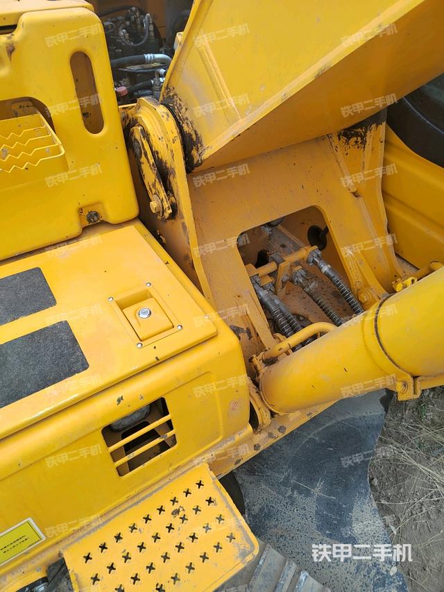 大臂根部 斜视（工作和回转装置）