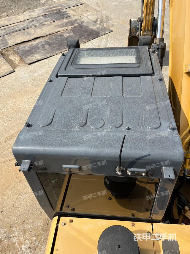 驾驶室顶部（整机外观）