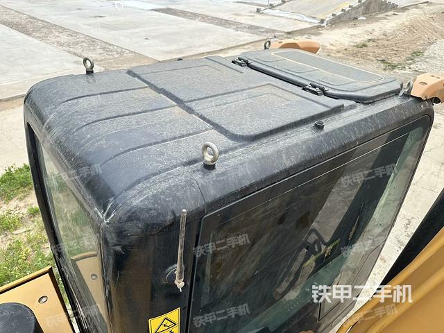 驾驶室顶部（整机外观）