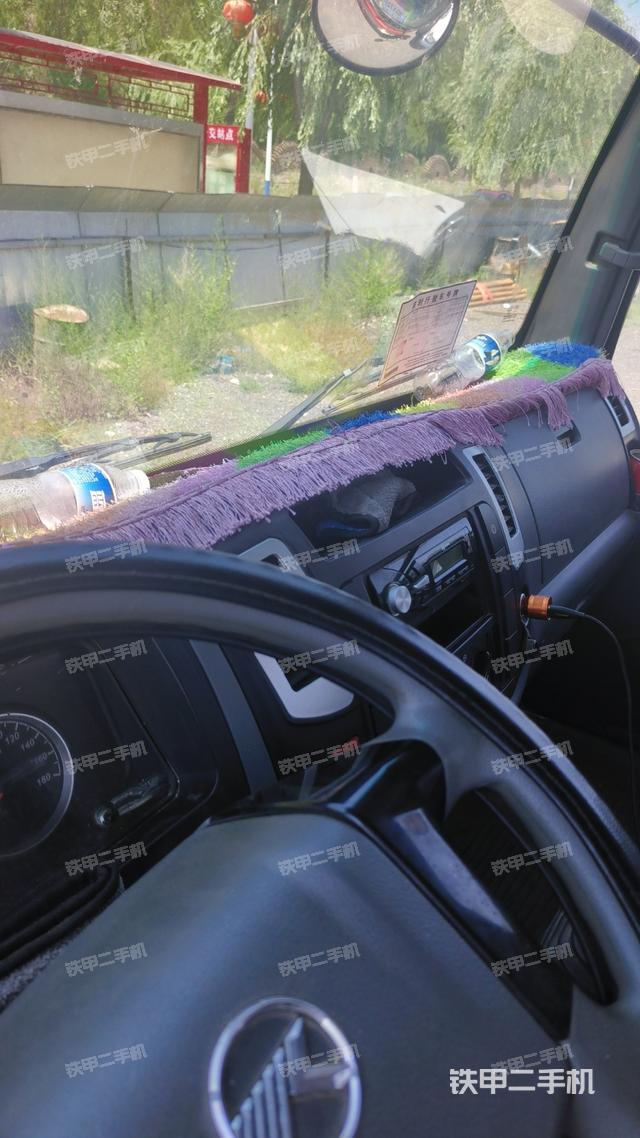 驾驶室操作台（设备外观及核心部件）