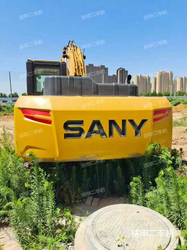 驾驶室顶部（整机外观）