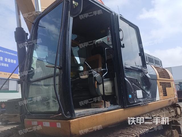 驾驶室整体（整机外观）