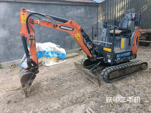 斗山DX17z挖掘机