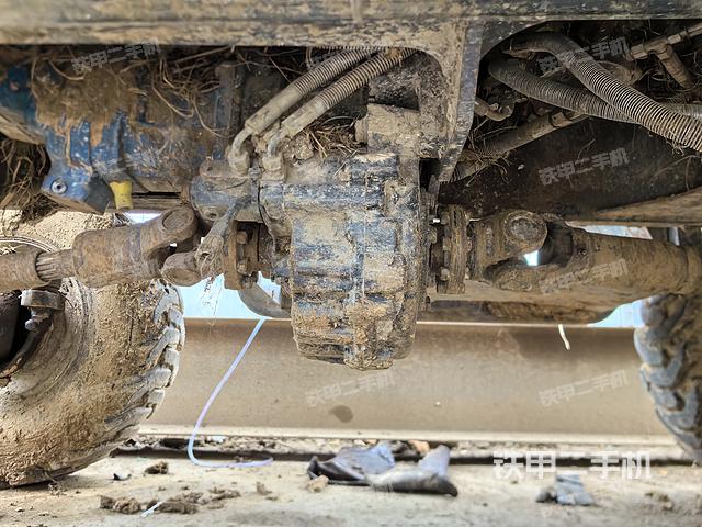 回转马达和主控阀（整机外观）