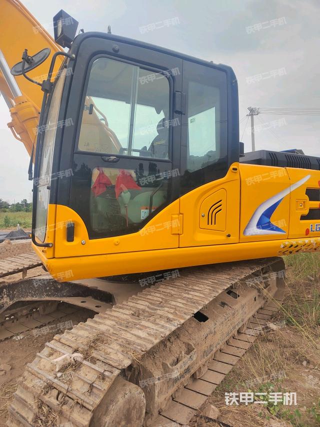 驾驶室正侧（驾驶室部分）