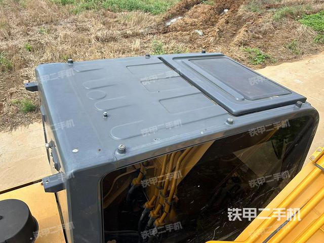 驾驶室顶部（整机外观）