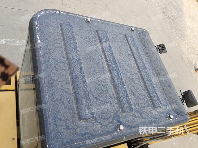 驾驶室顶部（整机外观）