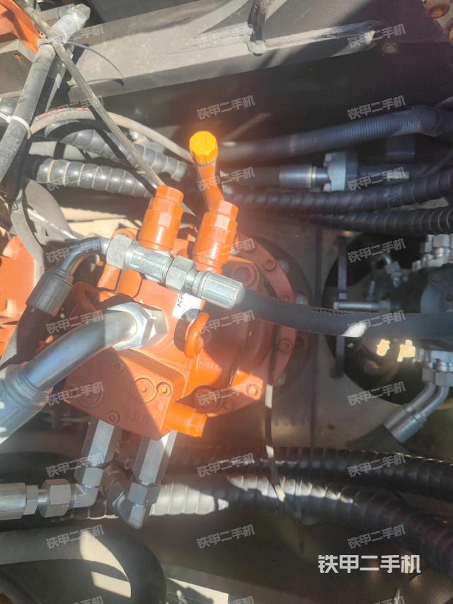 回轉(zhuǎn)馬達(dá)（上車部件）