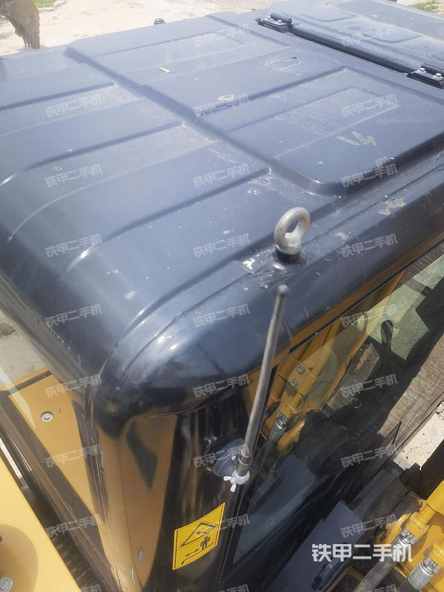 驾驶室顶部（整机外观）