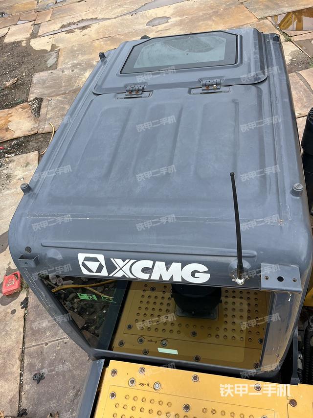 驾驶室顶部（整机外观）