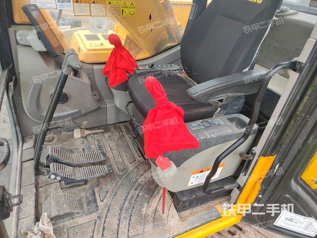 座椅后部（驾驶室部分）