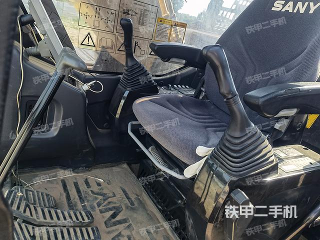 驾驶室整体（整机外观）