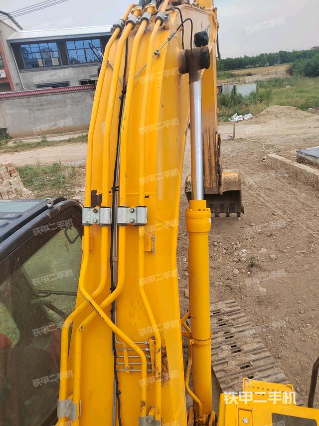 大臂背部俯视（工作和回转装置）