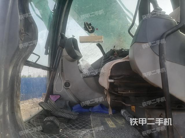 驾驶室整体（整机外观）