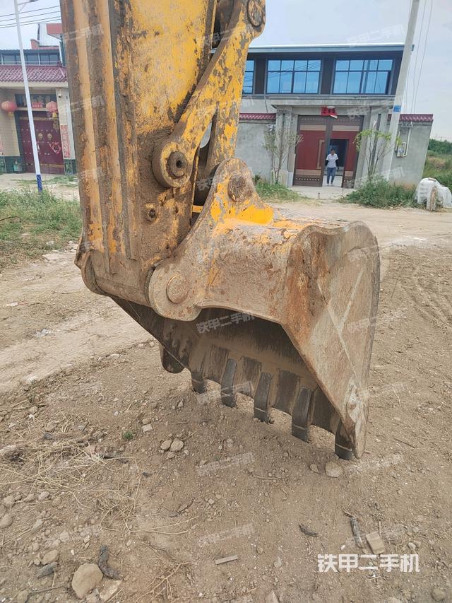 铲斗右后整体（工作和回转装置）