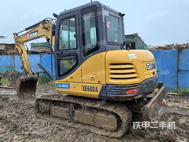 驾驶室整体（整机外观）