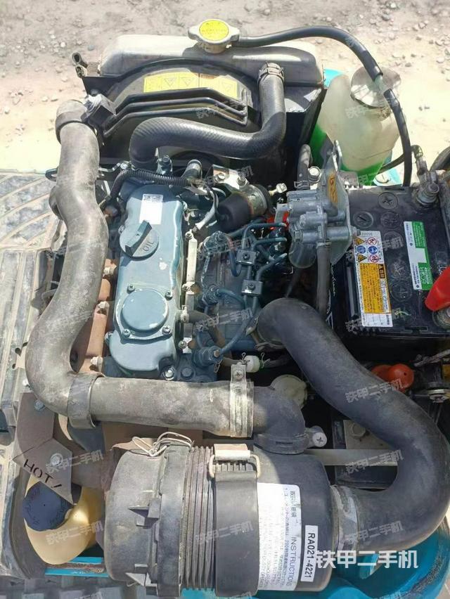 回转马达和主控阀（整机外观）