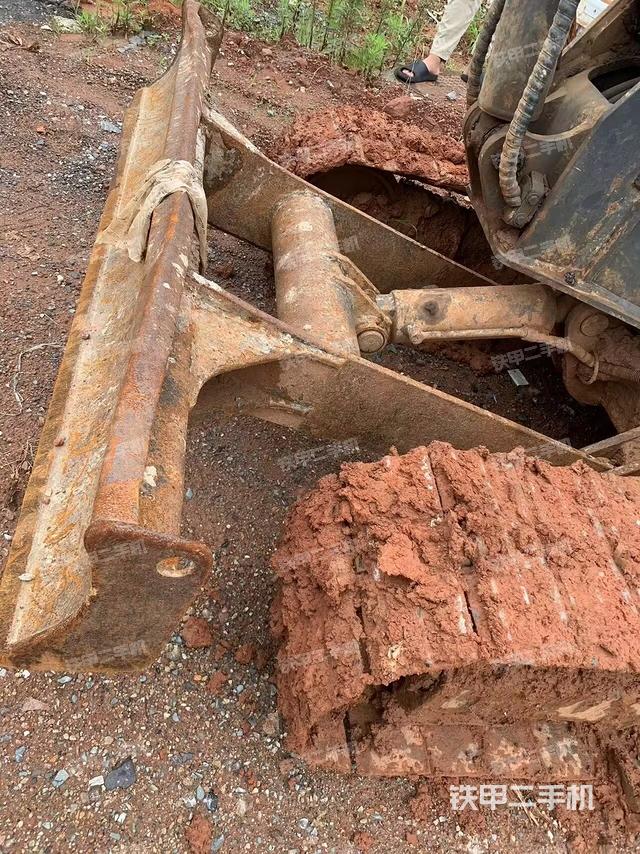 单侧履带整体（整机外观）