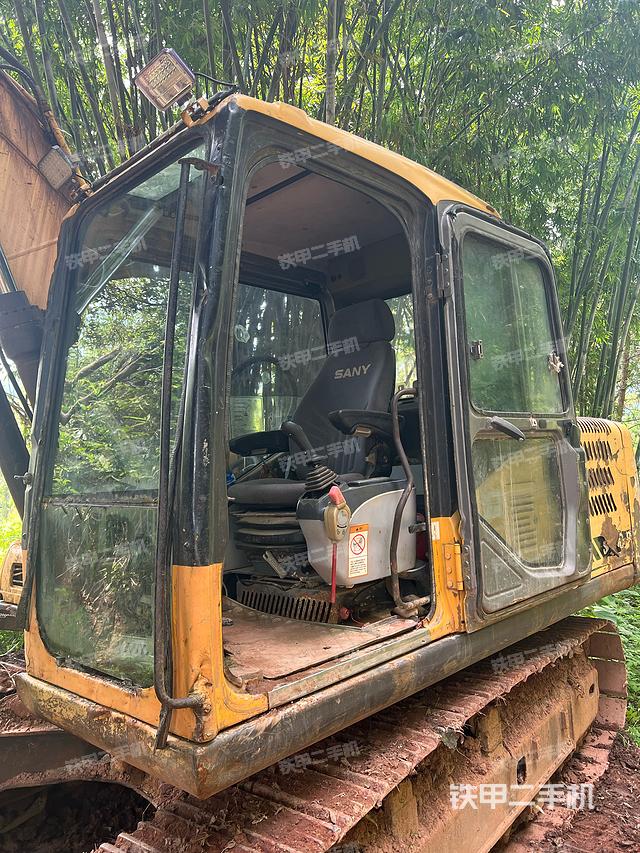 驾驶室整体（整机外观）