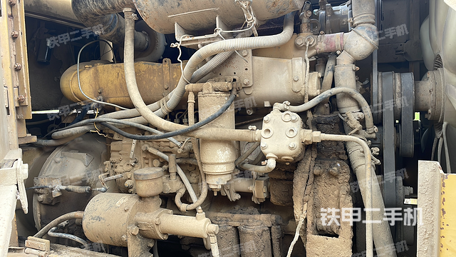 发动机左侧（整机外观及大件）