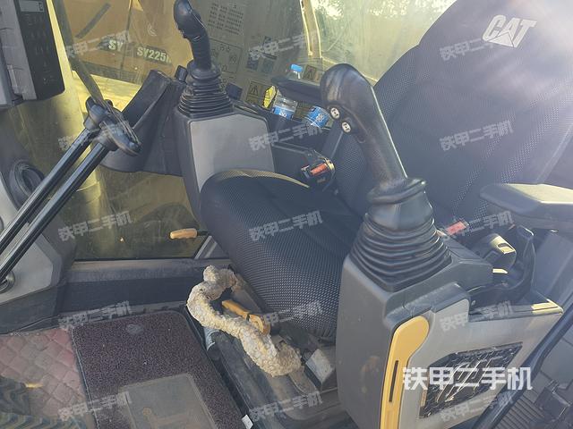 驾驶室整体（整机外观）