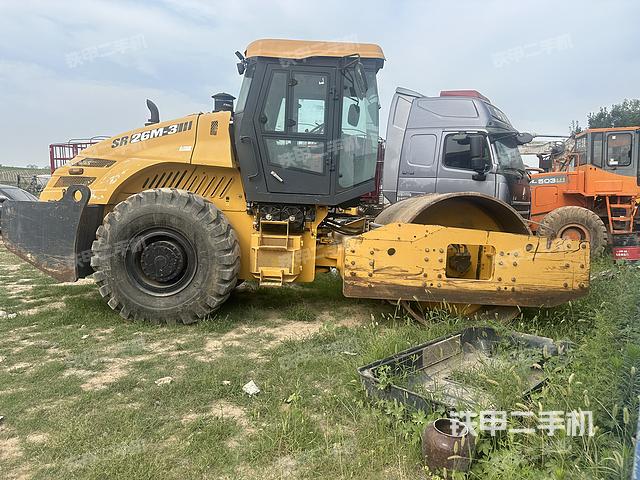 整机右侧（设备外观及核心部件）