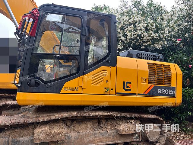 驾驶室整体（整机外观）