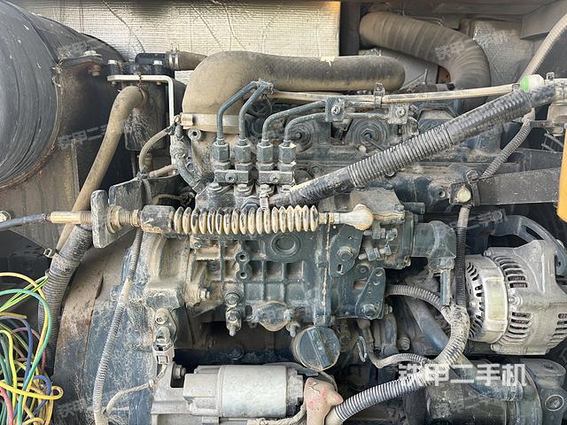 回转马达和主控阀（整机外观）