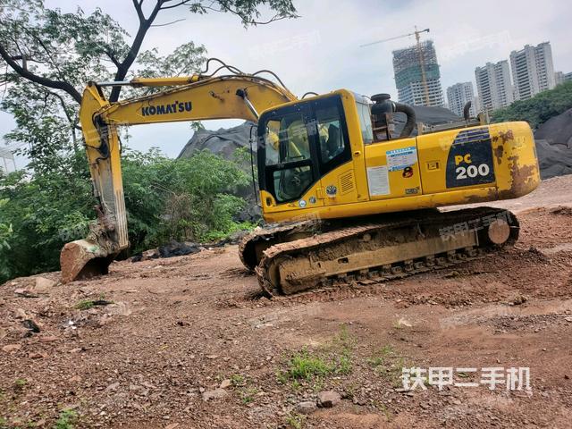 龍工LG6225挖掘機(jī)