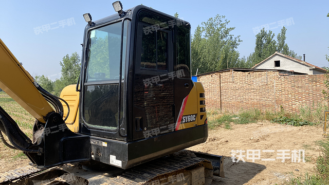 驾驶室整体（整机外观）