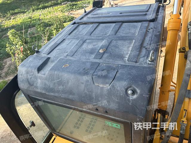 驾驶室顶部（整机外观）