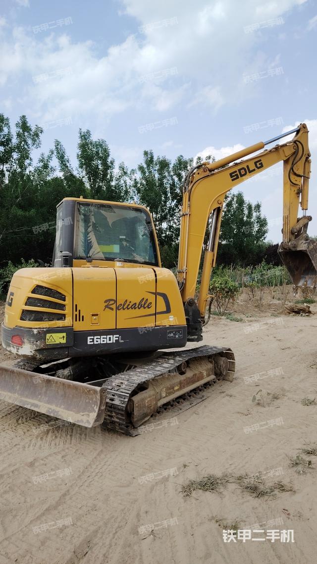 驾驶室整体（整机外观）