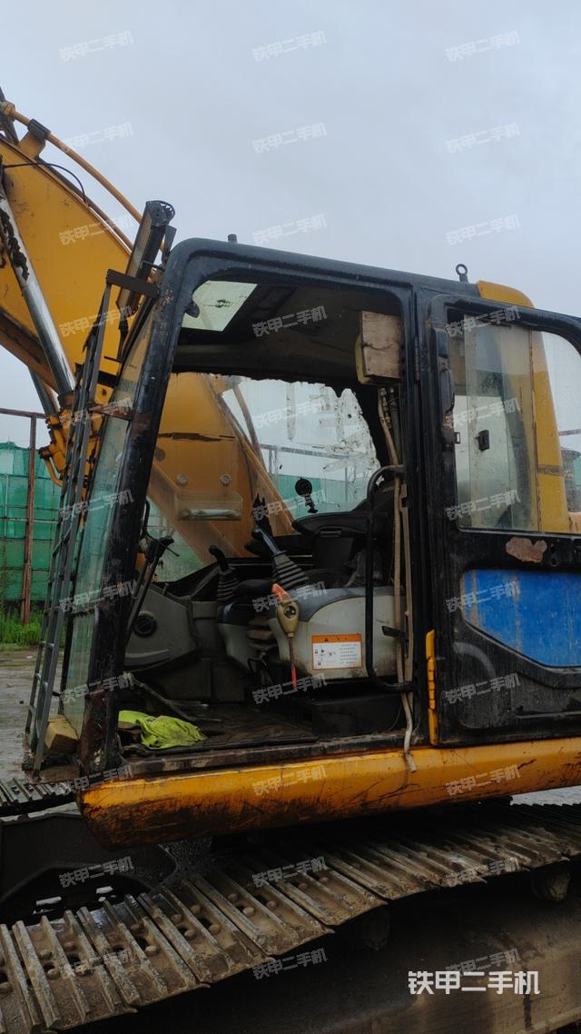 驾驶室整体（整机外观）