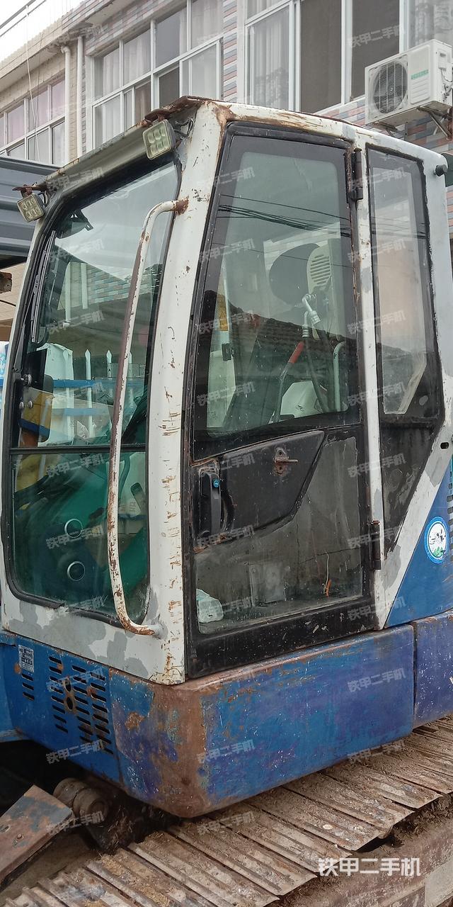 驾驶室整体（整机外观）