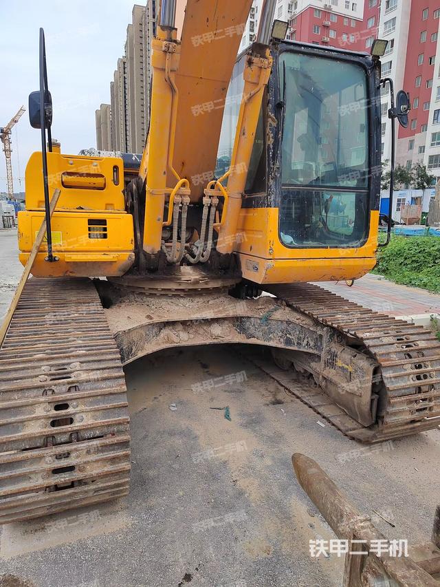 驾驶室整体（整机外观）