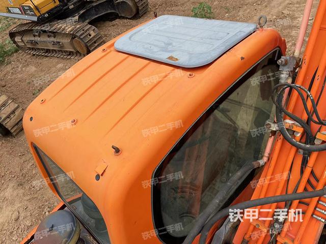 驾驶室顶部（整机外观）