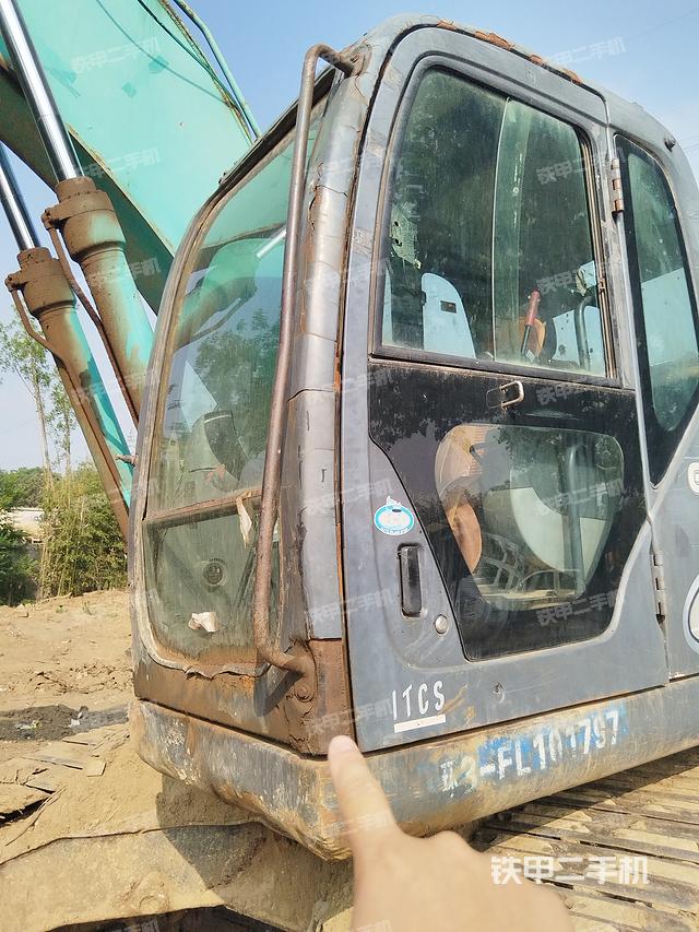 驾驶室整体（整机外观）