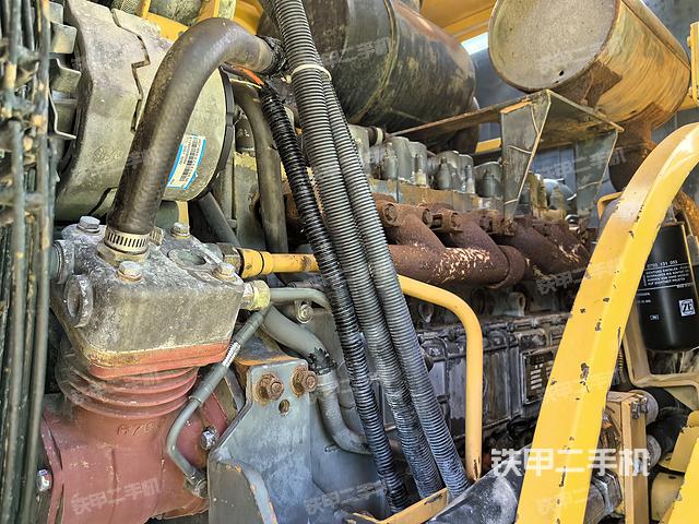 发动机右侧（整机外观及大件）