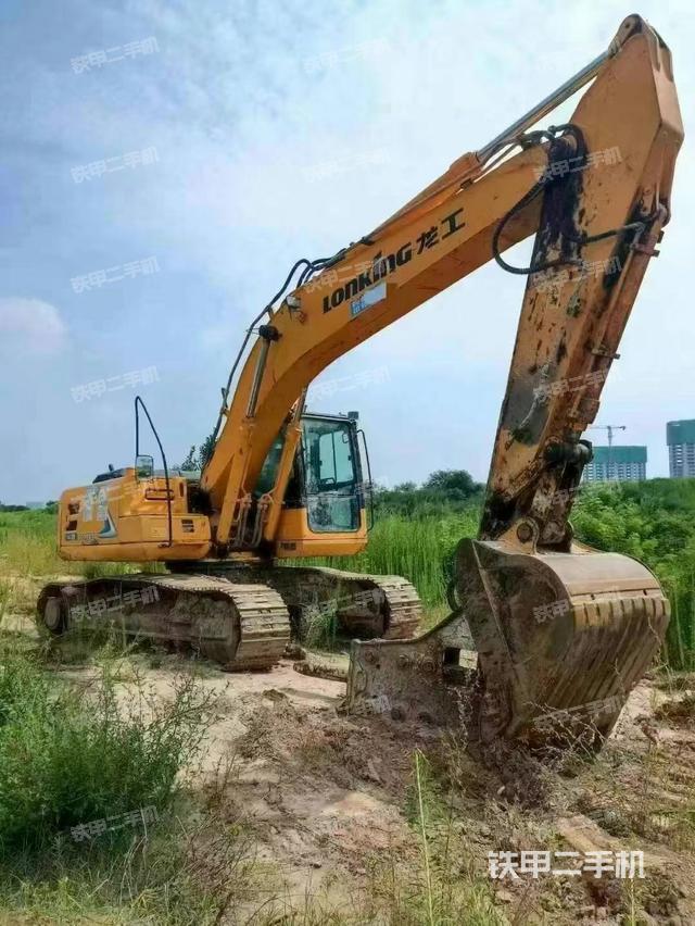 驾驶室顶部（整机外观）