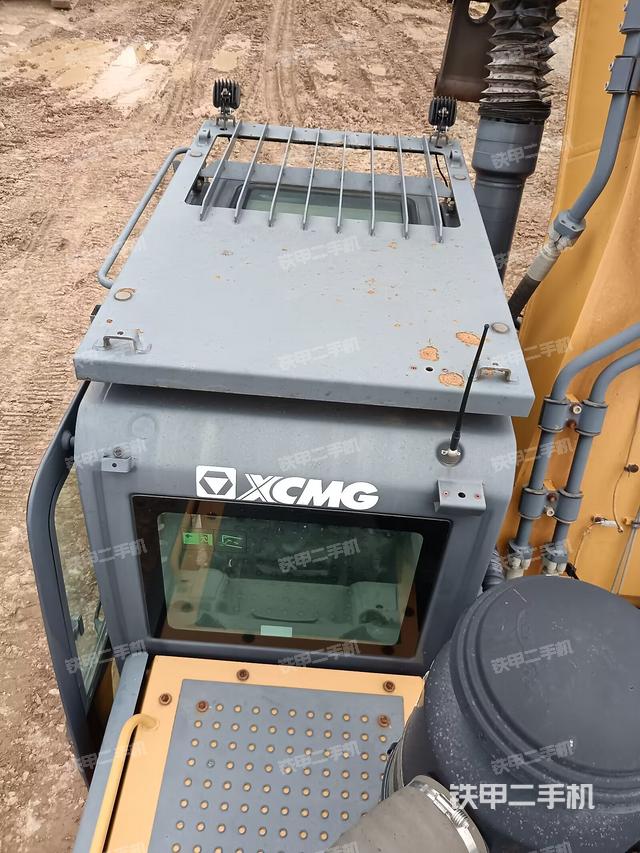 驾驶室顶部（整机外观）