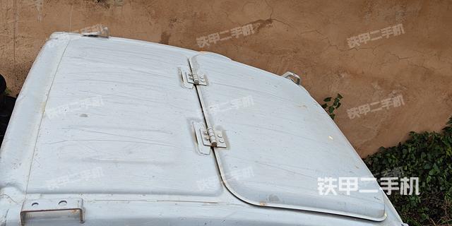 驾驶室顶部（整机外观）