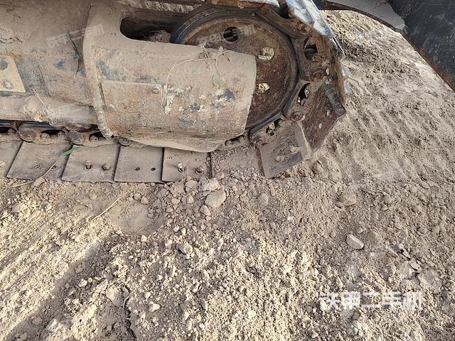 驾驶室顶部（整机外观）