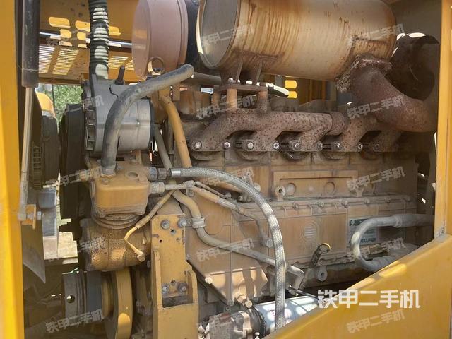 发动机左侧（整机外观及大件）