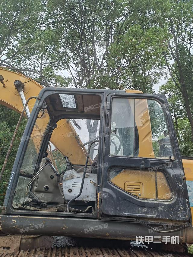 驾驶室整体（整机外观）